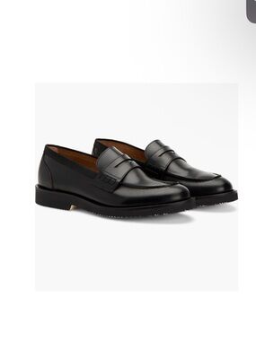 Aquatalia KAIDEN PENNY LOAFER IN BLACK
Men size 10 like new